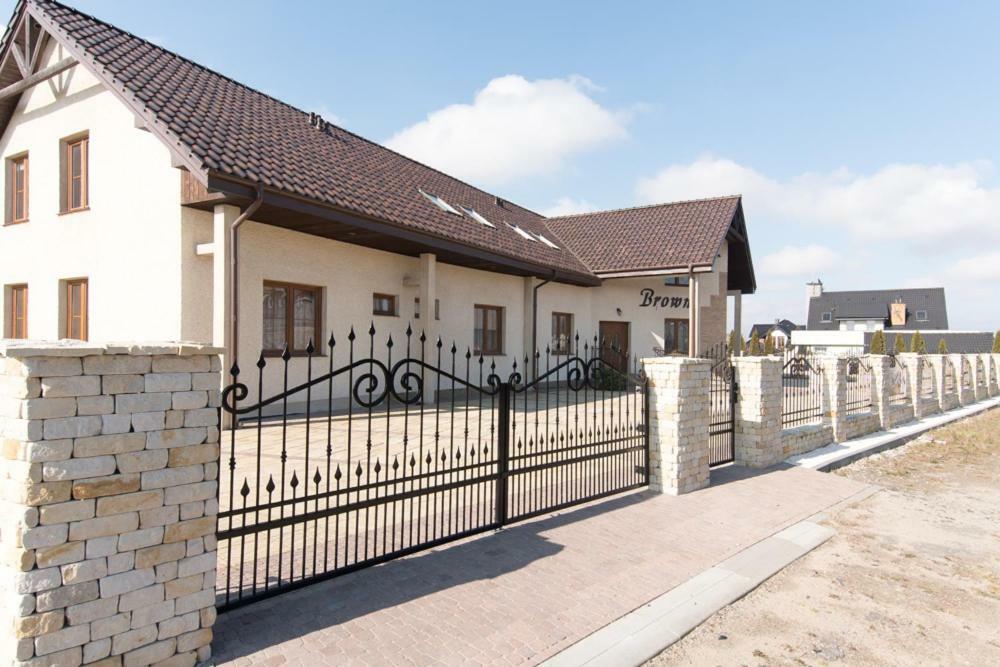 פוק Apartamenty Przy Basenie Blisko Morza Brown מראה חיצוני תמונה