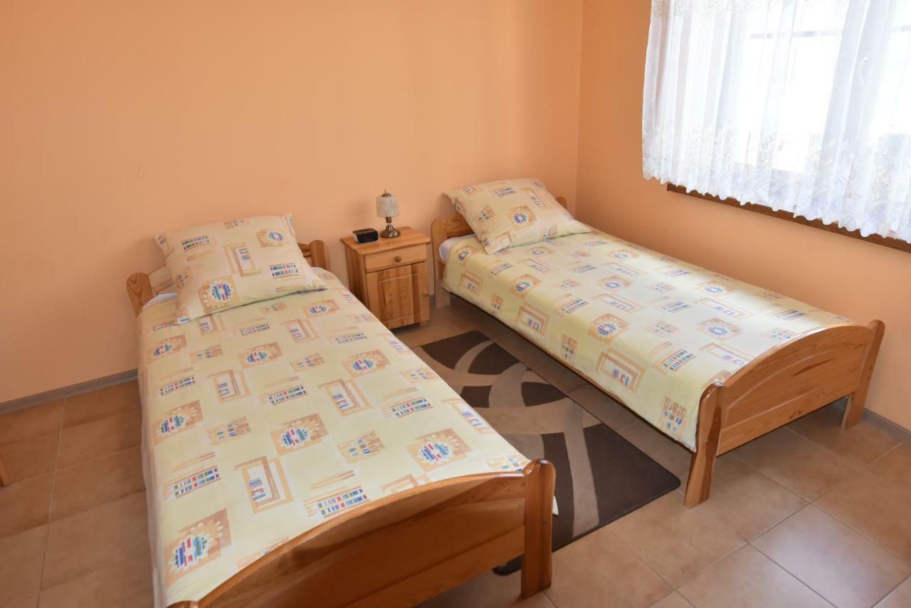 פוק Apartamenty Przy Basenie Blisko Morza Brown מראה חיצוני תמונה